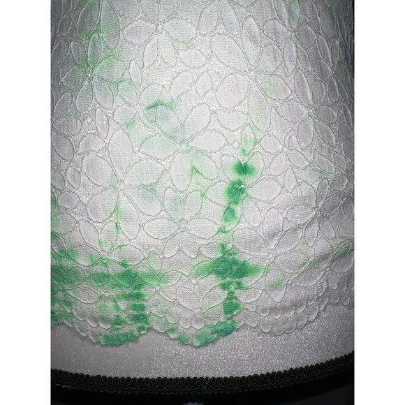 White Green Scoop Flower Embroidered Tank - NWT - SMALL - Picture 7 of 8